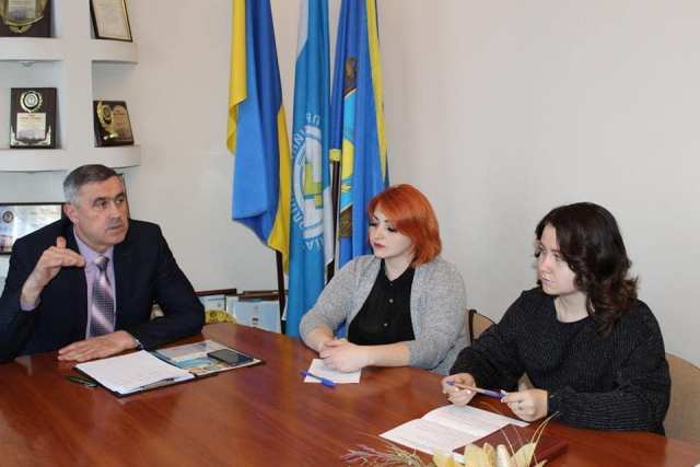 Чи реалізує молодь себе в профспілках?