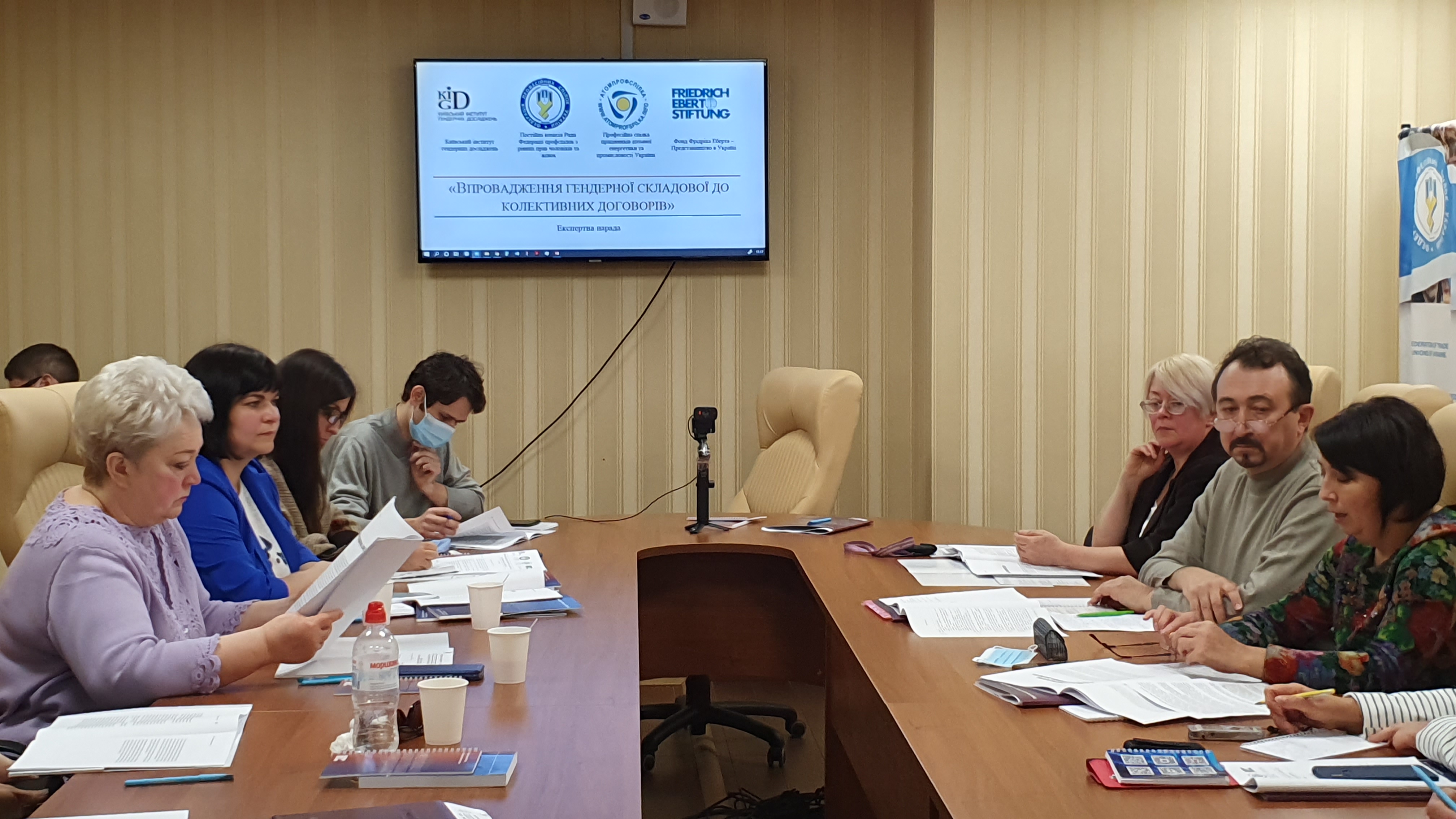Профспілкові та жіночі організації починають роботу над поліпшенням колективних договорів