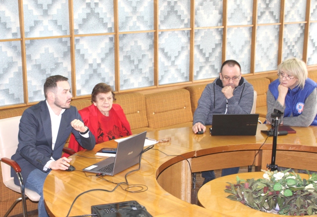           Дніпропетровське облпрофоб’єднання: відбулося обговорення  Трудового кодексу України