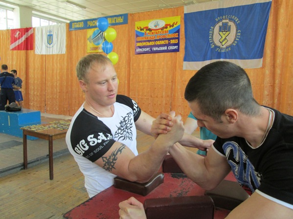 Запорізькі спортсмени-аматори змагаються 