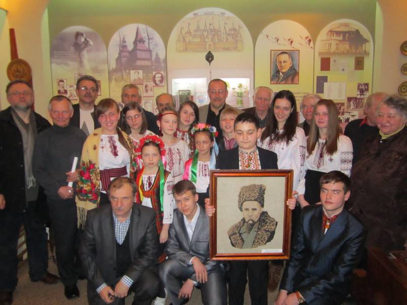 СЛУХАЙТЕ  ГОЛОС  ТАРАСА
