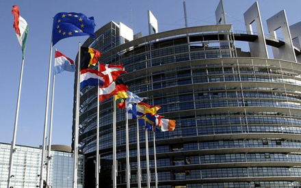 МАНИФЕСТ      ЕВРОПЕЙСКОЙ КОНФЕДЕРАЦИИ ПРОФСОЮЗОВ     К ПРЕДСТОЯЩИМ ВЫБОРАМ В ЕВРОПАРЛАМЕНТ