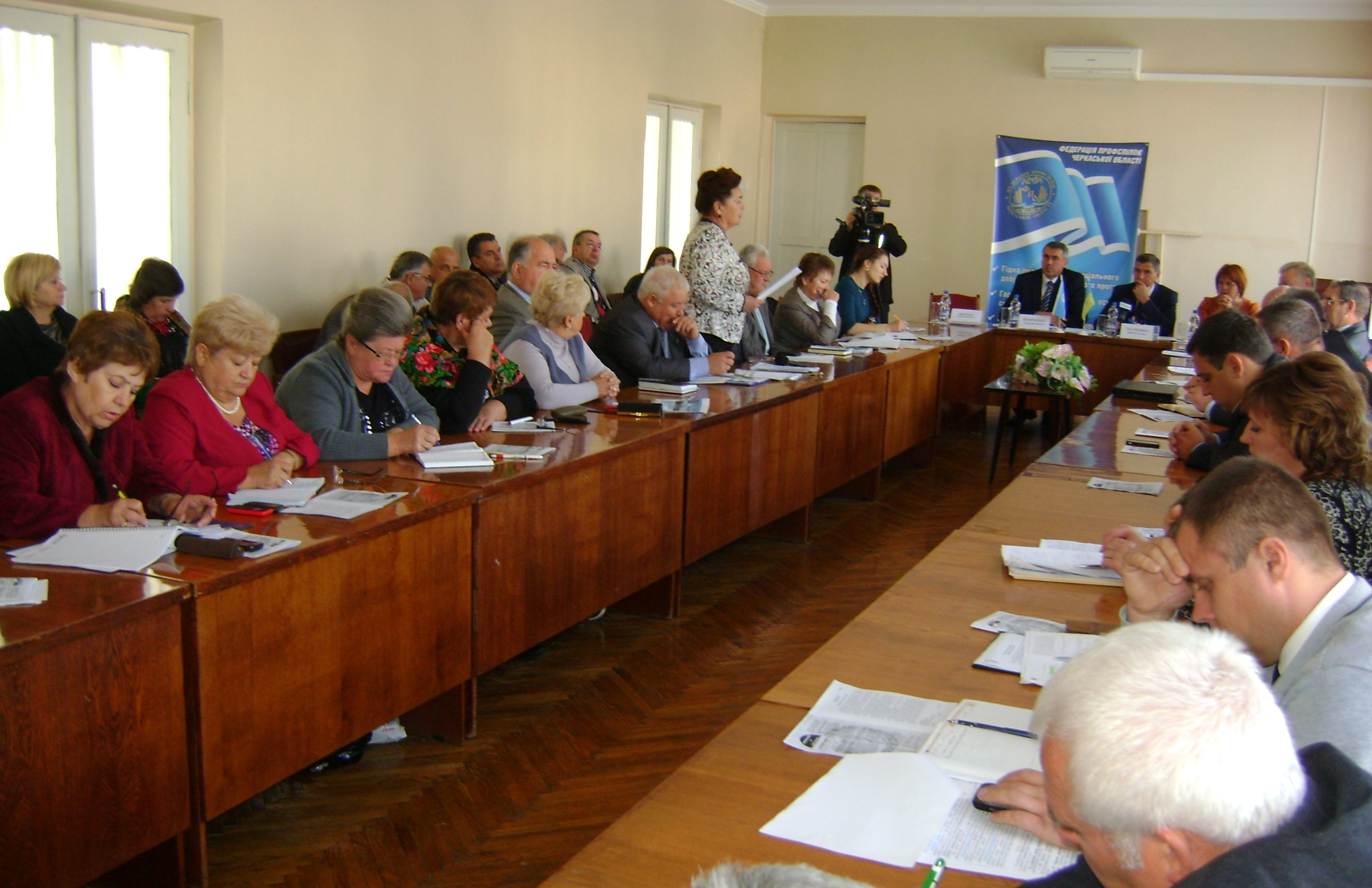 Зустріч профактиву Черкащини з керівниками області до Всесвітнього дня дій за гідну працю 