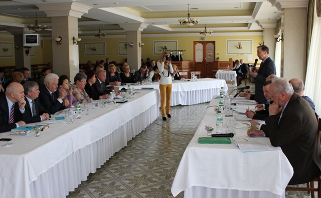 ПЛЕНУМ ЦК. Профспілка освітян: вирішувати гострі питання сьогодення 