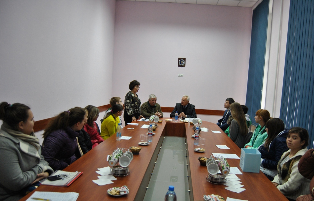 У Харківському соціально-економічному інституті відбулося засідання з нагоди 25-річчя ФПУ, 110-річчя профспілкового руху на Харківщині та 85-річчя ХСЕІ