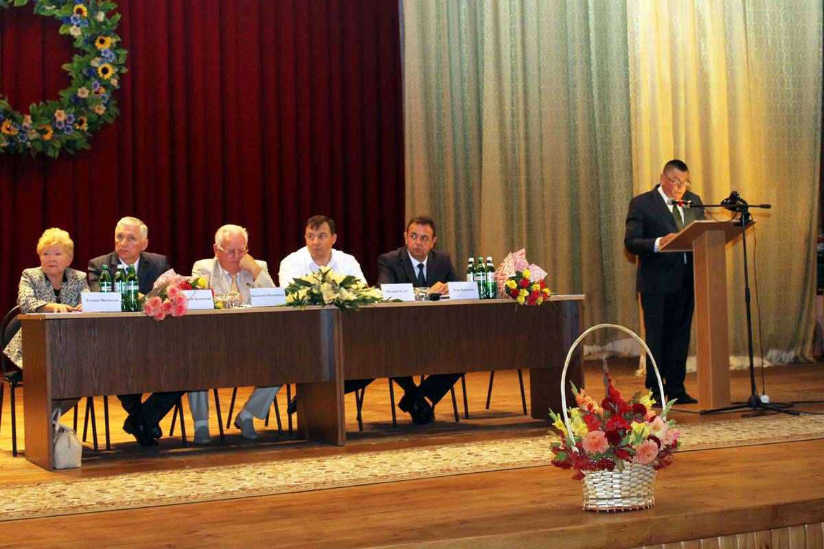 Напередодні нового навчального року освітяни Чернігівщини зібрались на традиційну серпневу конференцію