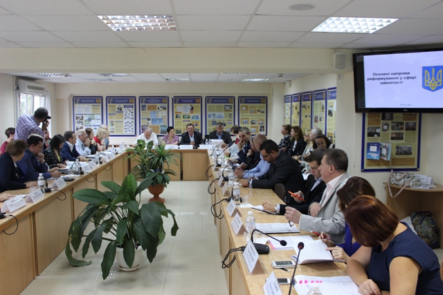 ПОЗИЦІЯ ПРОФСПІЛОК. Проблеми зайнятості та соціального страхування треба вирішувати шляхом діалогу соціальних партнерів