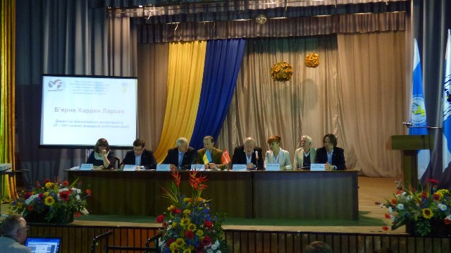 ФПУ застосовує науковий підхід до вирішення проблем гідної праці та посилення ролі профспілок