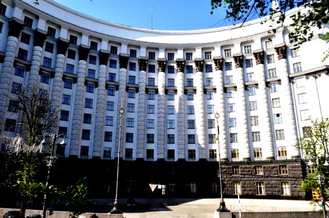 ПОЗИЦІЯ ПРОФСПІЛОК. При формуванні та реалізації державної політики у сфері промислового розвитку необхідно враховувати інтереси людини праці 