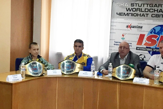 Лідер профспілок Чернігівщини привітав з тріумфом юних кікбоксерів