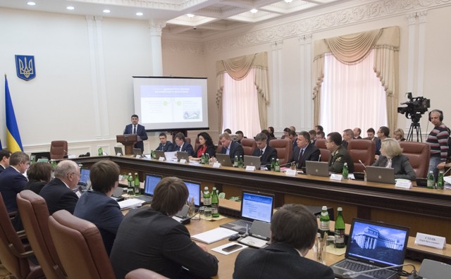 ПРЯМА МОВА. Володимир Гройсман закликав міністрів вести постійний діалог з профспілками