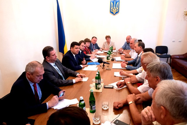 АКЦІЯ ПРОФСПІЛОК. Прем’єр-міністр України і представники профспілок обговорили актуальні питання соціального захисту людини праці