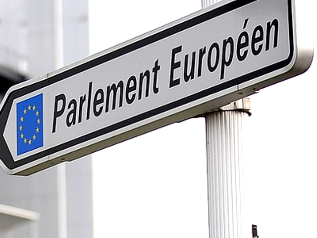 ЕВРОПЕЙСКИЙ ПАРЛАМЕНТ УВЕРЕННО ПРИДЕРЖИВАЕТСЯ ЖЕСТКОЙ ЛИНИИ В БОРЬБЕ С УКЛОНЕНИЕМ ОТ УПЛАТЫ НАЛОГОВ, А ПРАВИТЕЛЬСТВА ПРОДОЛЖАЮТ ТЯНУТЬ ВРЕМЯ 