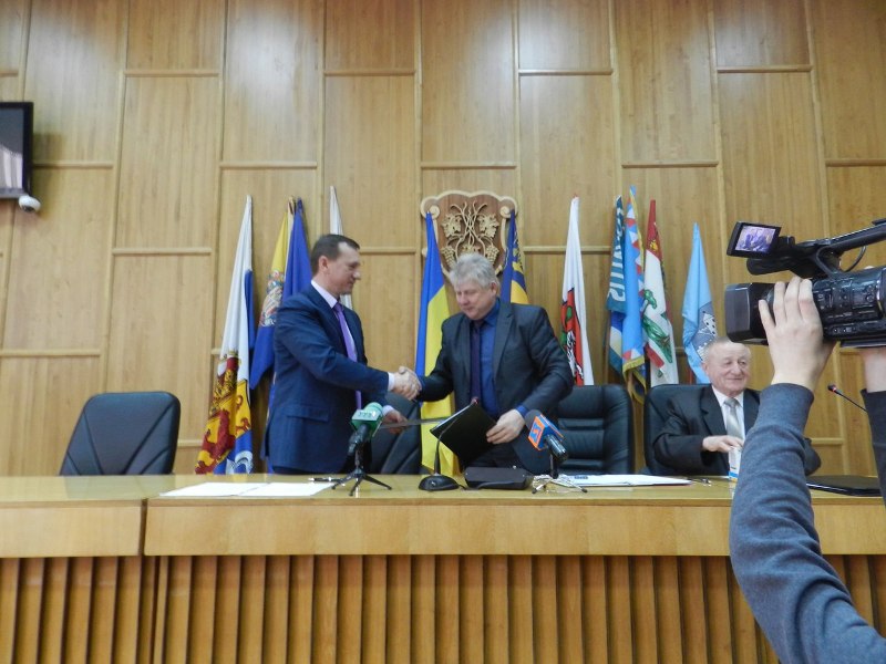 Підписано угоду про співпрацю між Ужгородською міською радою та Закарпатською облпрофрадою 