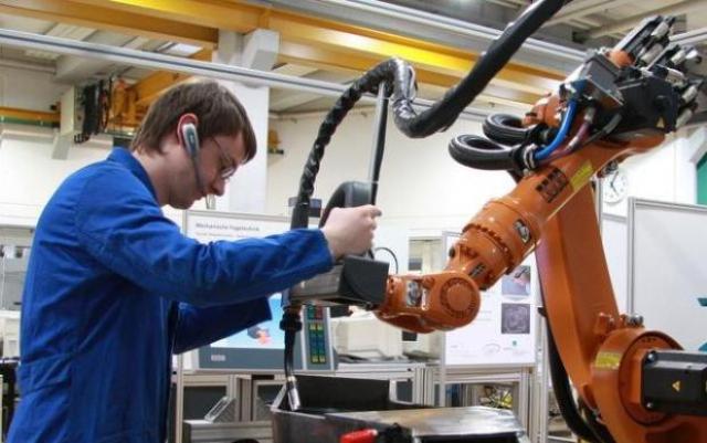 Профспілки спільно із соціальними партнерами борються за нові робочі місця 