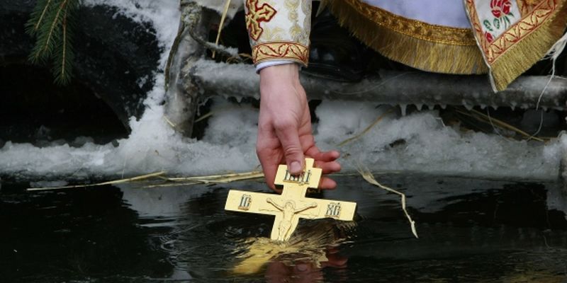 Що ж важливо знати нашим християнам про окроплення йорданською водою та відвідини священиком наших домів?  
