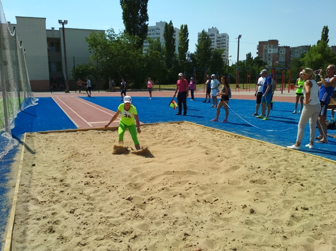 23