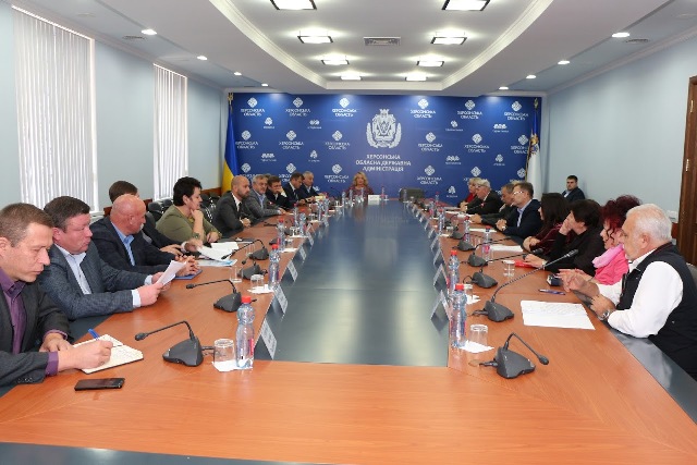 ХЕРСОНЩИНА. Зустріч керівників профспілкових організацій області з представниками обласної влади