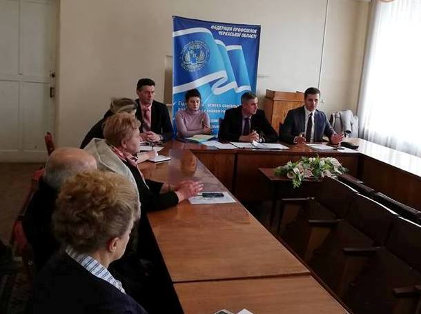Наступати на граблі – традиція чи хвороба українських чиновників? 
