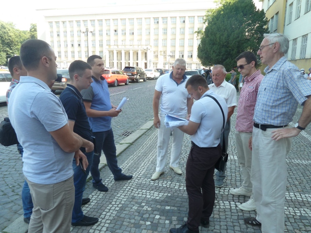 ПРОФСПІЛКИ ЗАКАРПАТТЯ ВІДБИЛИ ЧЕРГОВУ СПРОБУ РЕЙДЕРСЬКОГО ЗАХОПЛЕННЯ БУДИНКУ ПРОФСПІЛОК