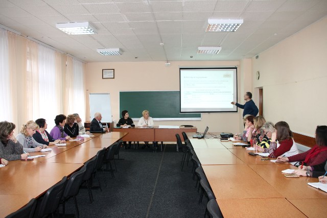 Навчається профспілковий актив освітян міста Ніжина   