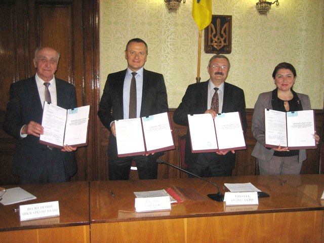 Підписано Територіальну угоду про регулювання основних принципів та норм реалізації соціально-економічної політики і трудових відносин у Чернівецькій області на 2019-2020 роки