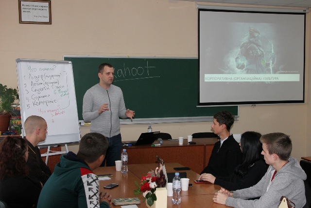 Перший в Чернігові профспілковий КВІЗ для студентської молоді