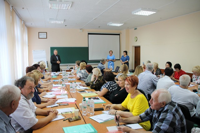 Дніпровські освітяни повертаються до Чернігівського Навчально-методичного центру профспілок