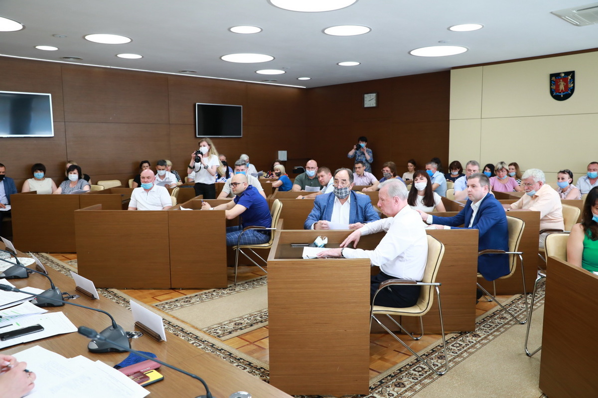 ЗАПОРІЗЬКІ ПРОФСПІЛКИ НАПОЛЯГАЮТЬ НА НЕГАЙНОМУ  ВИРІШЕННЮ ПИТАННЯ ПОГАШЕННЮ НАКОПИЧЕНИХ  БОРГІВ ІЗ ЗАРОБІТНОЇ ПЛАТИ НА ПІДПРИЄМСТВАХ РЕГІОНУ