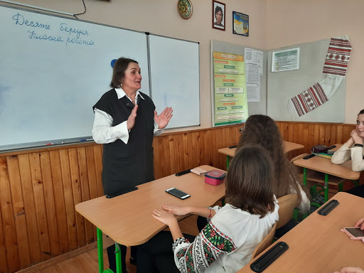 ПРОФСПІЛКА ДІЄ. Відстояли право вчителів на працю