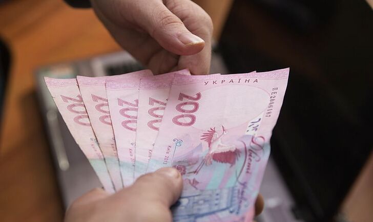 АНАЛІТИКА. Скільки заробляють українці та яка заборгованість по зарплаті? 
