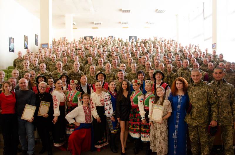 Жовтневий палац вітає захисників Вітчизни