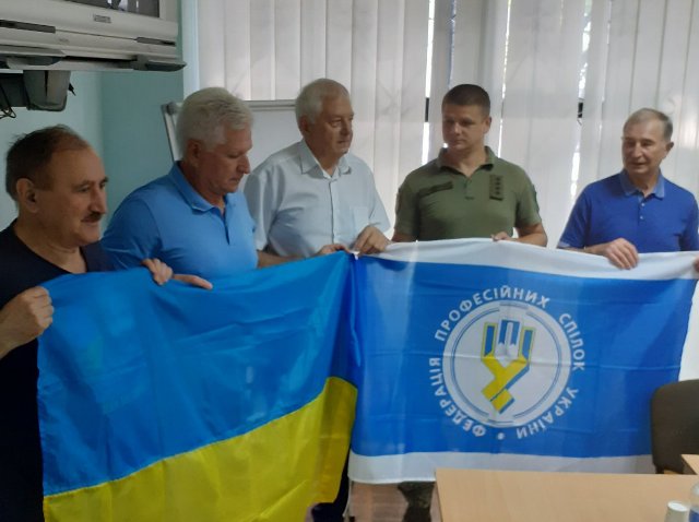 Члени Гумштабу ФПУ зустрілись з ВПО у Дніпрі 