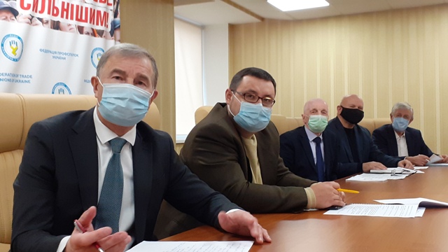 Щодо перспектив розвитку стратегічних галузей промисловості країни