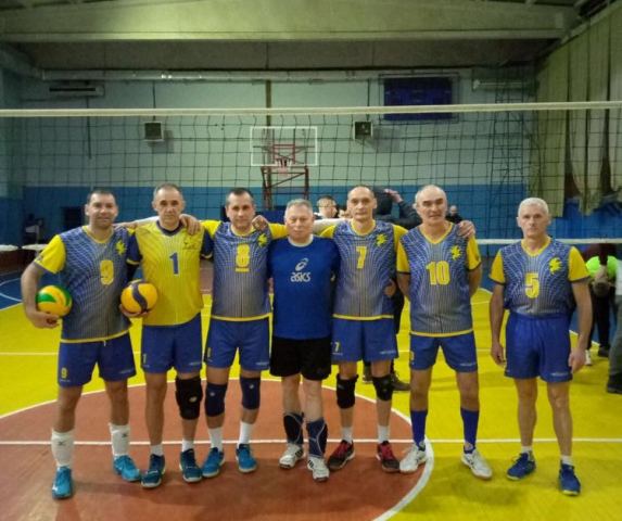 ГОЛОВА ЗАКАРПАТСЬКОЇ ОБЛПРОФРАДИ ІВАН ЗЕЛІНСЬКИЙ - ПРИЗЕР УНІКАЛЬНОГО ВОЛЕЙБОЛЬНОГО ТУРНІРУ