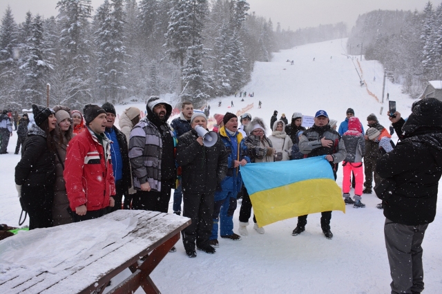 Медики Закарпаття 18 - й рік поспіль змагалися з гірськолижного спорту: масовість і майстерність