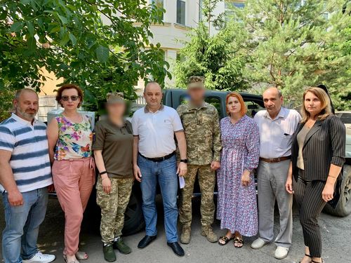 Автомобіль на передову від профспілок