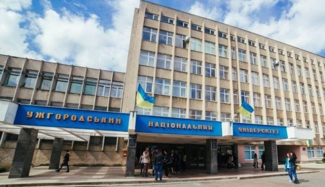 У Закарпатті окопні свічки для військових виготовлено за сприяння Молодіжної ради Облпрофради