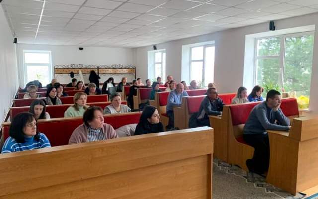 ПРИКАРПАТТЯ: АКТУАЛЬНО ПРО ГОЛОВНЕ. БОРГИ ІЗ ЗАРПЛАТИ І МОБІЛІЗАЦІЯ ОСВІТЯН 