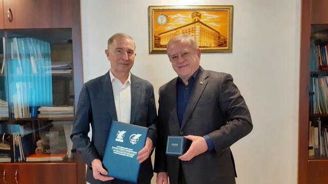 Президент УСПП Анатолій Кінах привітав з ювілеєм голову ФПУ Г.В. Осового 