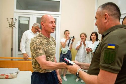 Понад 250 прикарпатських медиків – на передовій 