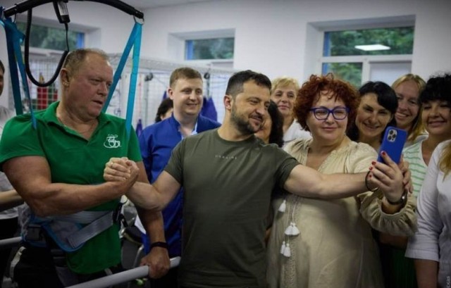 Володимир Зеленський відвідав профспілковий санаторій в Одесі