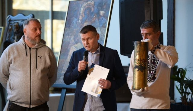 МЕДИКИ ПРИКАРПАТТЯ ВЗЯЛИ УЧАСТЬ В БЛАГОДІЙНОМУ АУКЦІОНІ НА ПІДТРИМКУ ЗСУ
