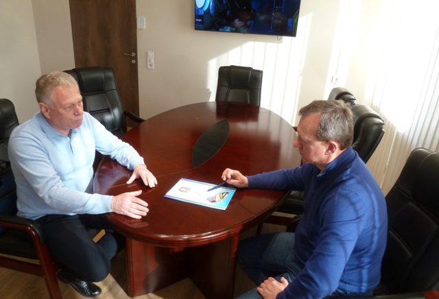Розглянуто проєкт угоди про співпрацю між Ужгородською міською радою та Закарпатською облпрофрадою
