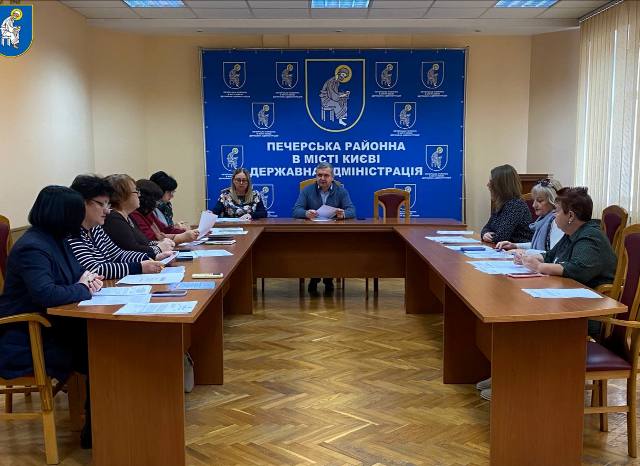КИЇВ. Профспілки постійно контролюють питання погашення заборгованості з виплати заробітної плати 