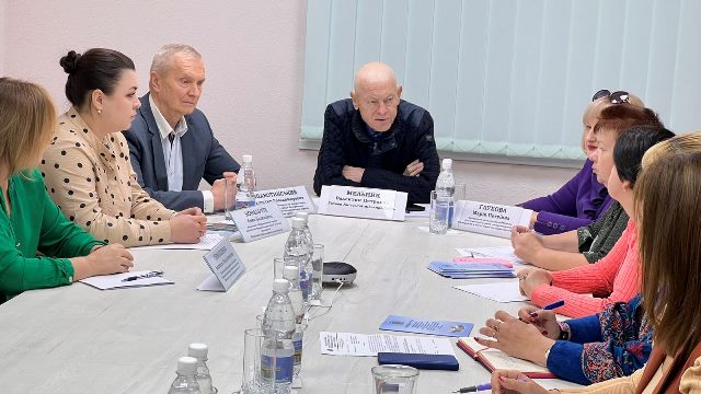 ДО ДНЯ ГІДНОЇ ПРАЦІ ПРОВЕДЕНО ІНФОРМАЦІЙНИЙ ЗАХІД ДЛЯ СПІЛЧАН 