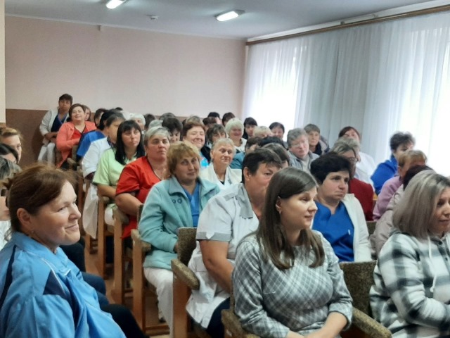 учасники зборів первинної профорганізації працівників геріатричного пансіонату