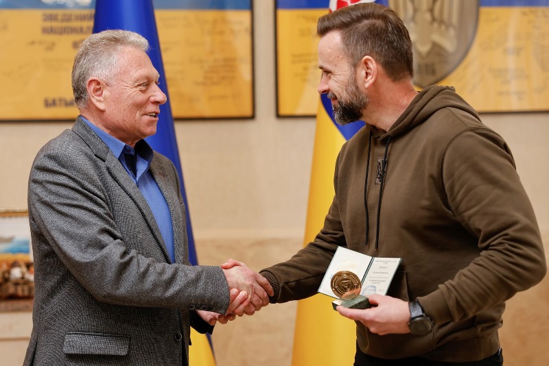 В Ужгороді укладено Меморандум про співпрацю між Закарпатською обласною військовою адміністрацією і обласною радою профспілок