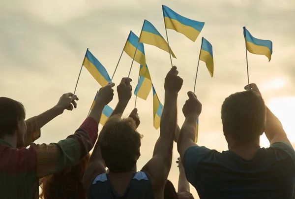 Рівень довіри українців до громадських організацій один з найвищих – результати січневого соцопитування 