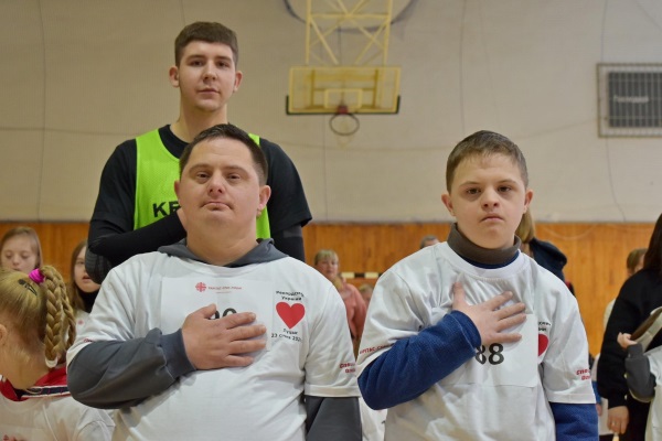 ПРОФСПІЛКИ ПРАЦІВНИКІВ СОЦІАЛЬНОЇ СФЕРИ. У Луцьку «сонячні діти», танцюючи, встановили рекорд України